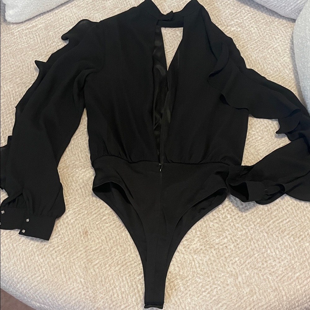 Elegant Black Ruffled Bodysuit - Picture 3 of 5